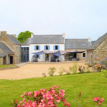 Maison Spacieuse A Plougonven Avec Jacuzzi Et Jardin Eksteriør bilde