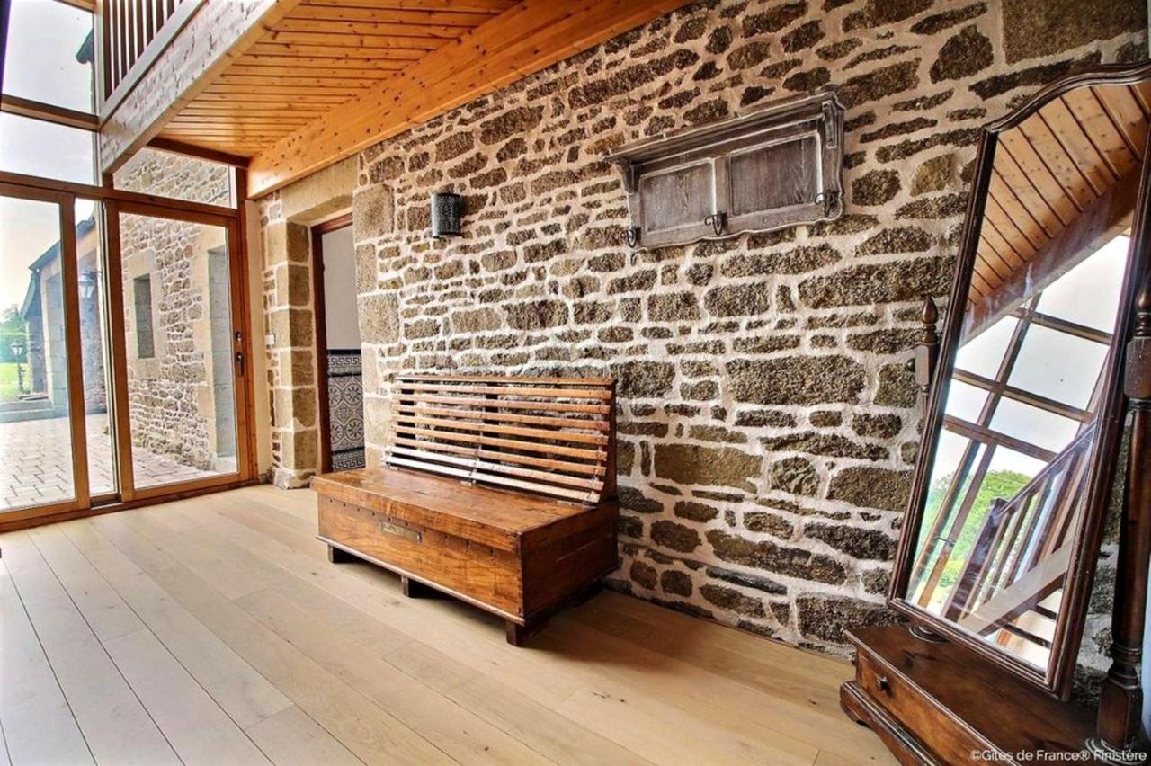 Maison Spacieuse A Plougonven Avec Jacuzzi Et Jardin Eksteriør bilde